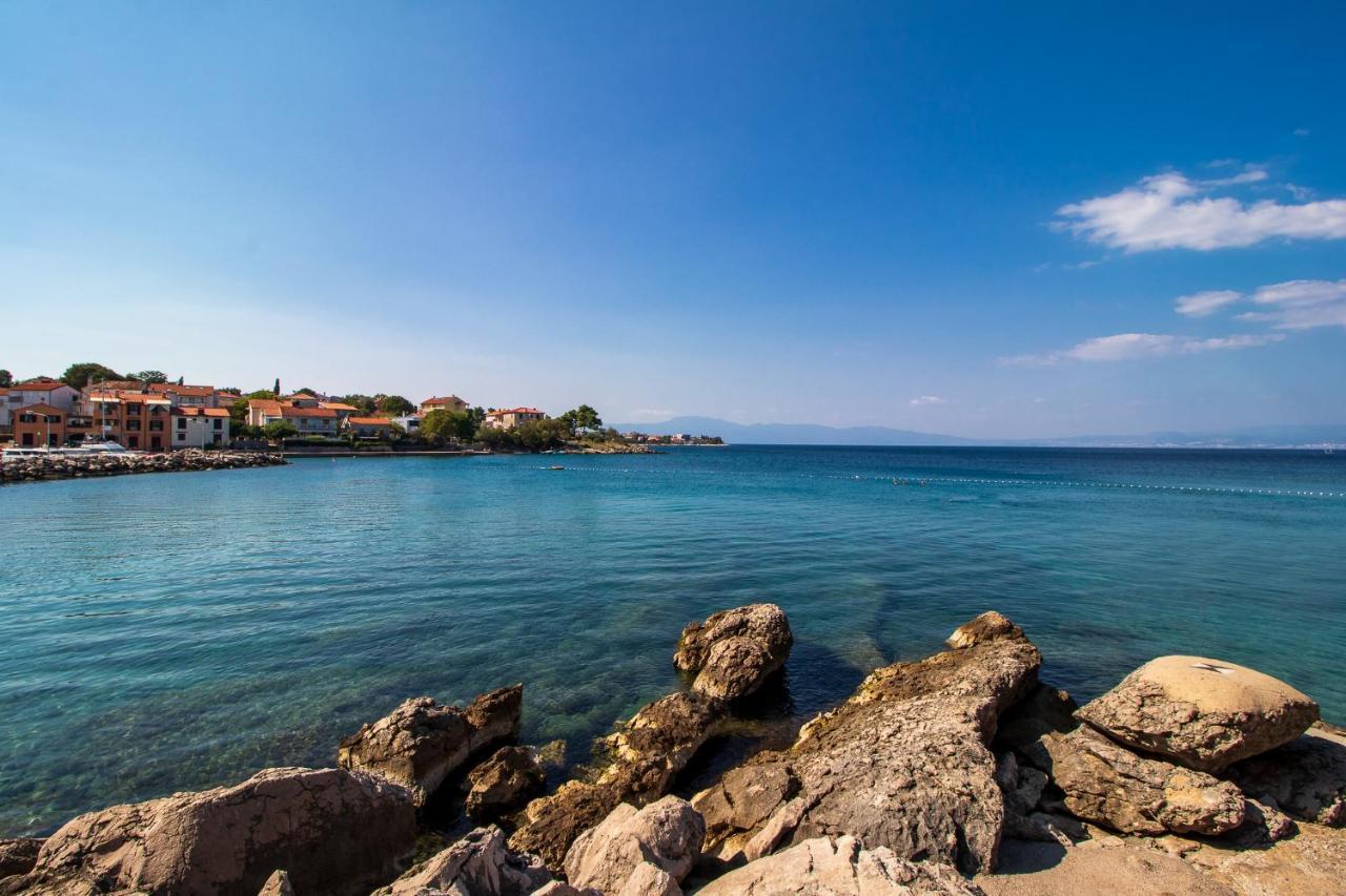 Maestral Apartments Малинска Экстерьер фото
