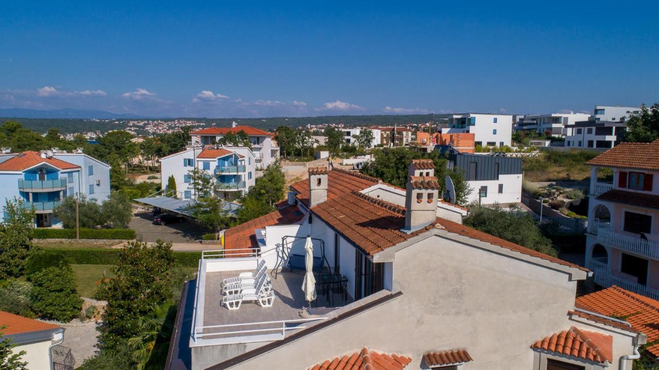 Maestral Apartments Малинска Экстерьер фото