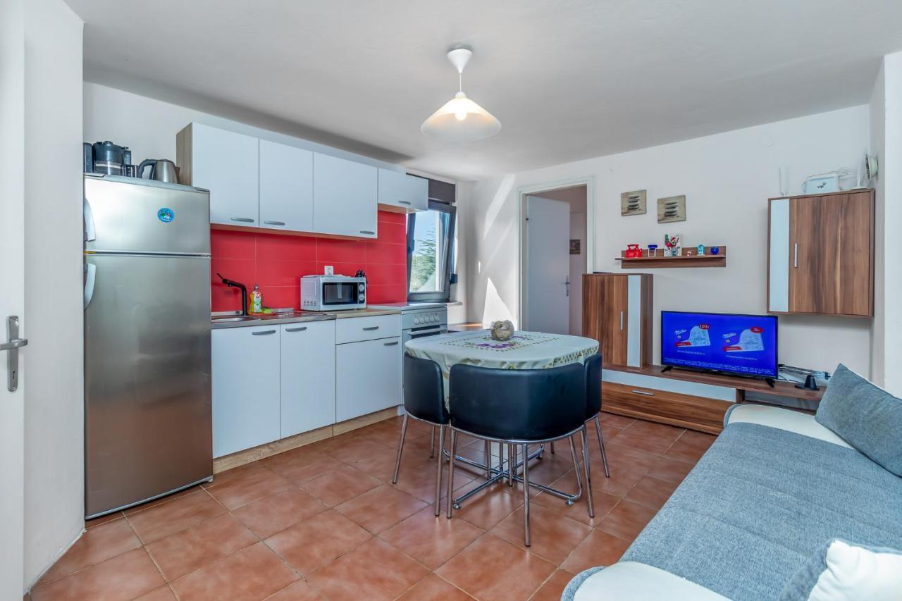 Maestral Apartments Малинска Экстерьер фото
