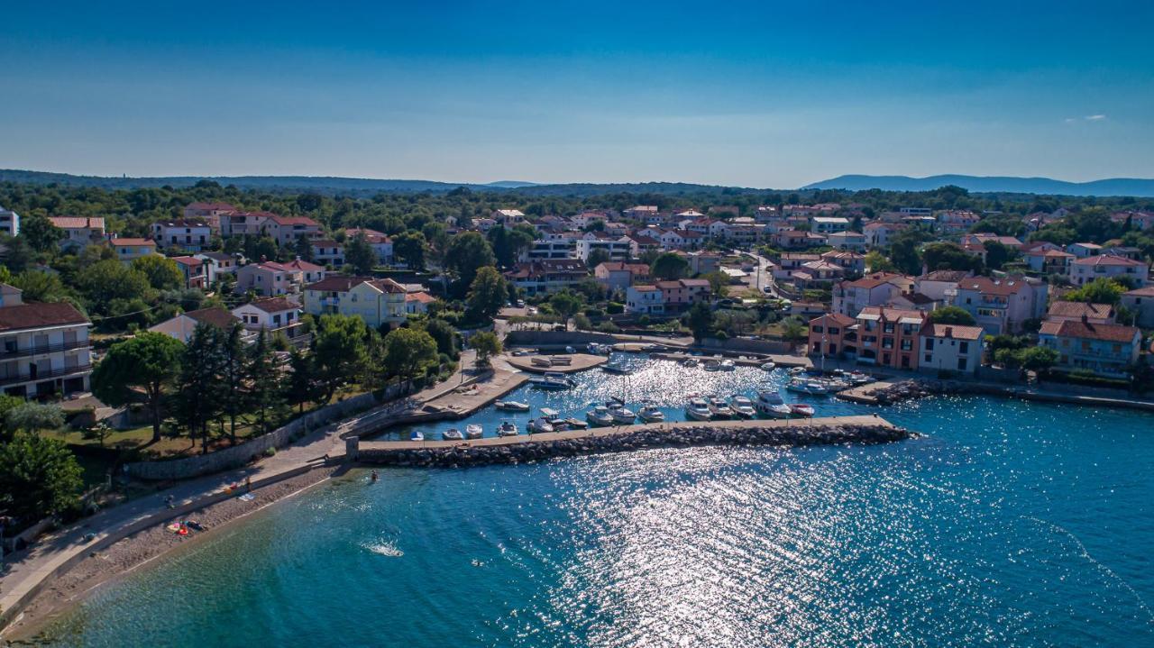 Maestral Apartments Малинска Экстерьер фото