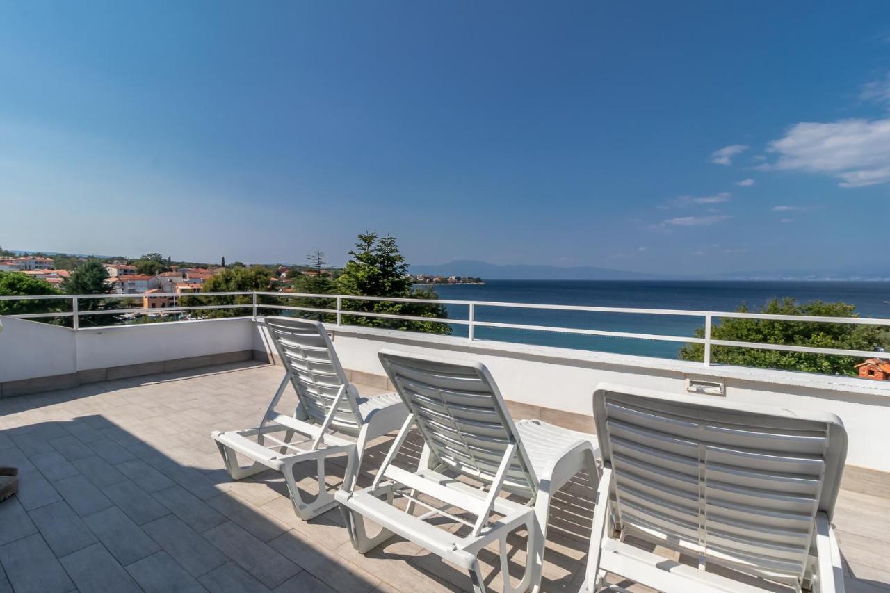 Maestral Apartments Малинска Экстерьер фото
