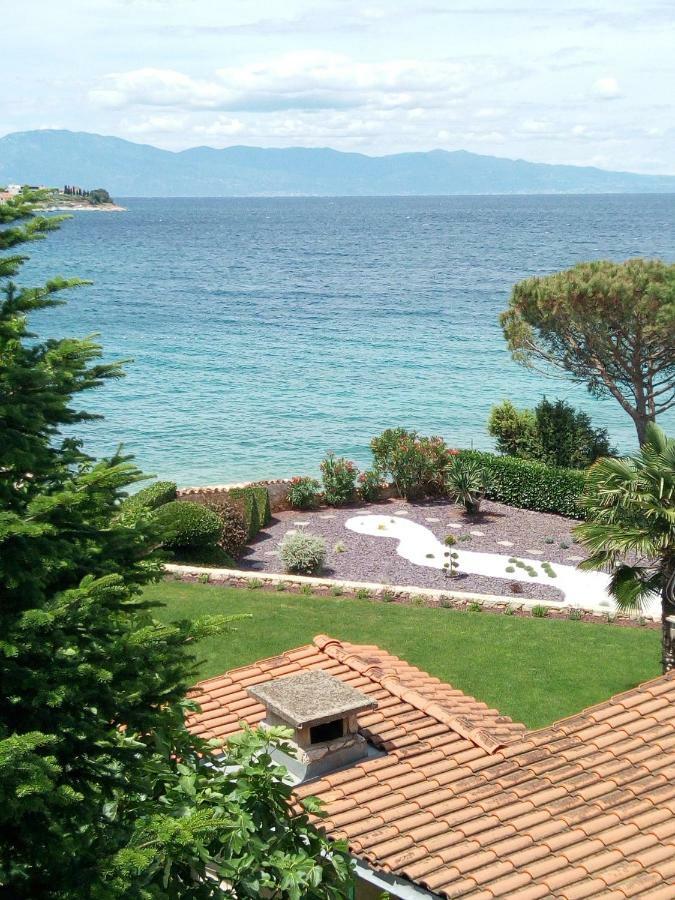 Maestral Apartments Малинска Экстерьер фото